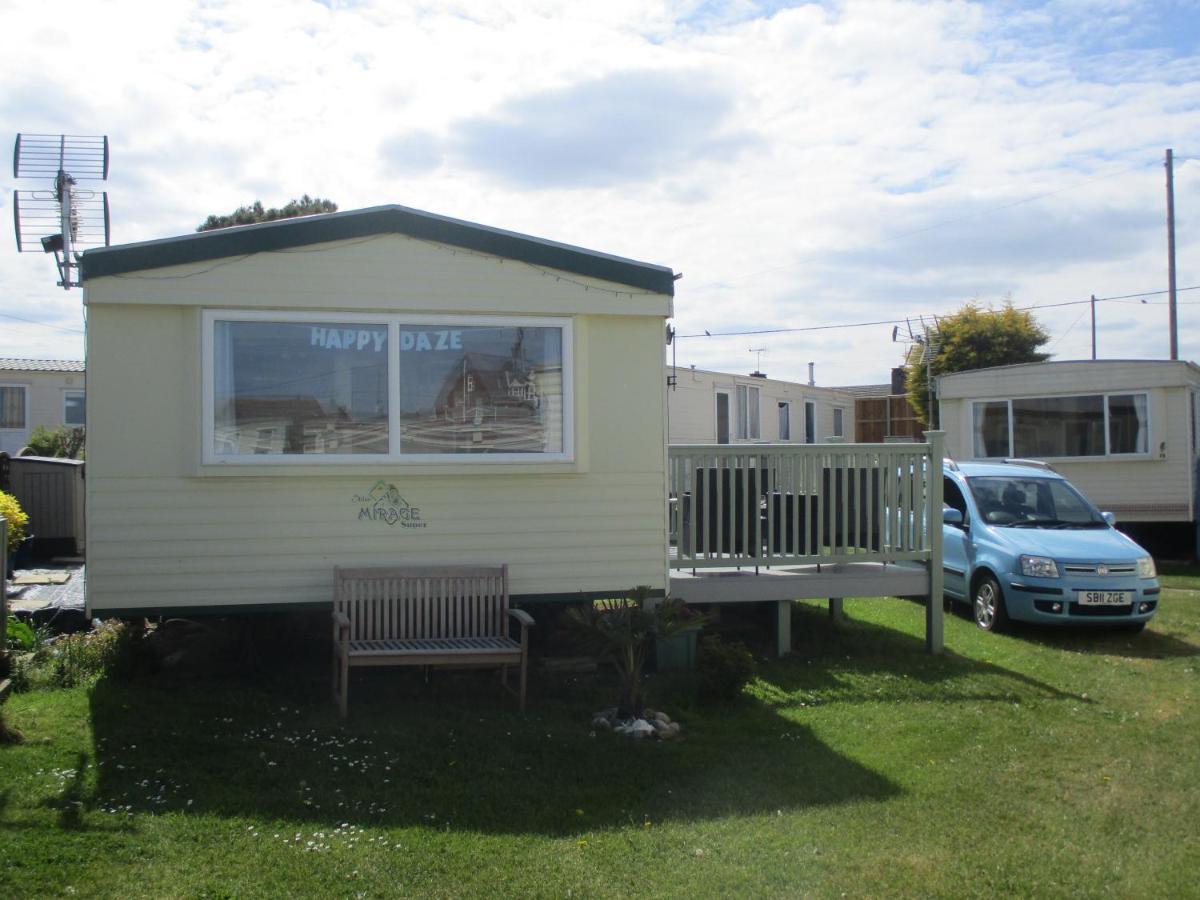 Happydaze Caravan Bacton  Екстериор снимка