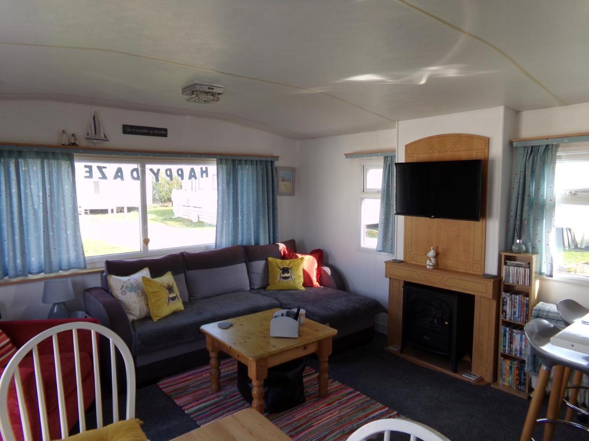 Happydaze Caravan Bacton  Екстериор снимка