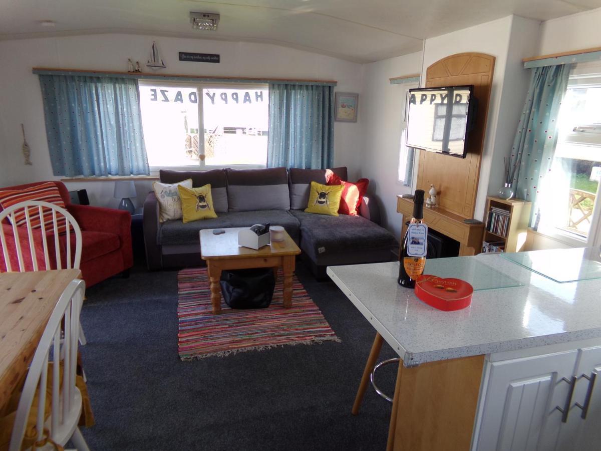 Happydaze Caravan Bacton  Екстериор снимка