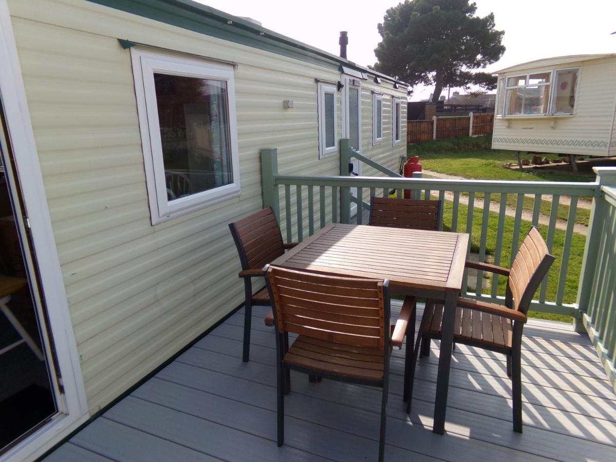 Happydaze Caravan Bacton  Екстериор снимка