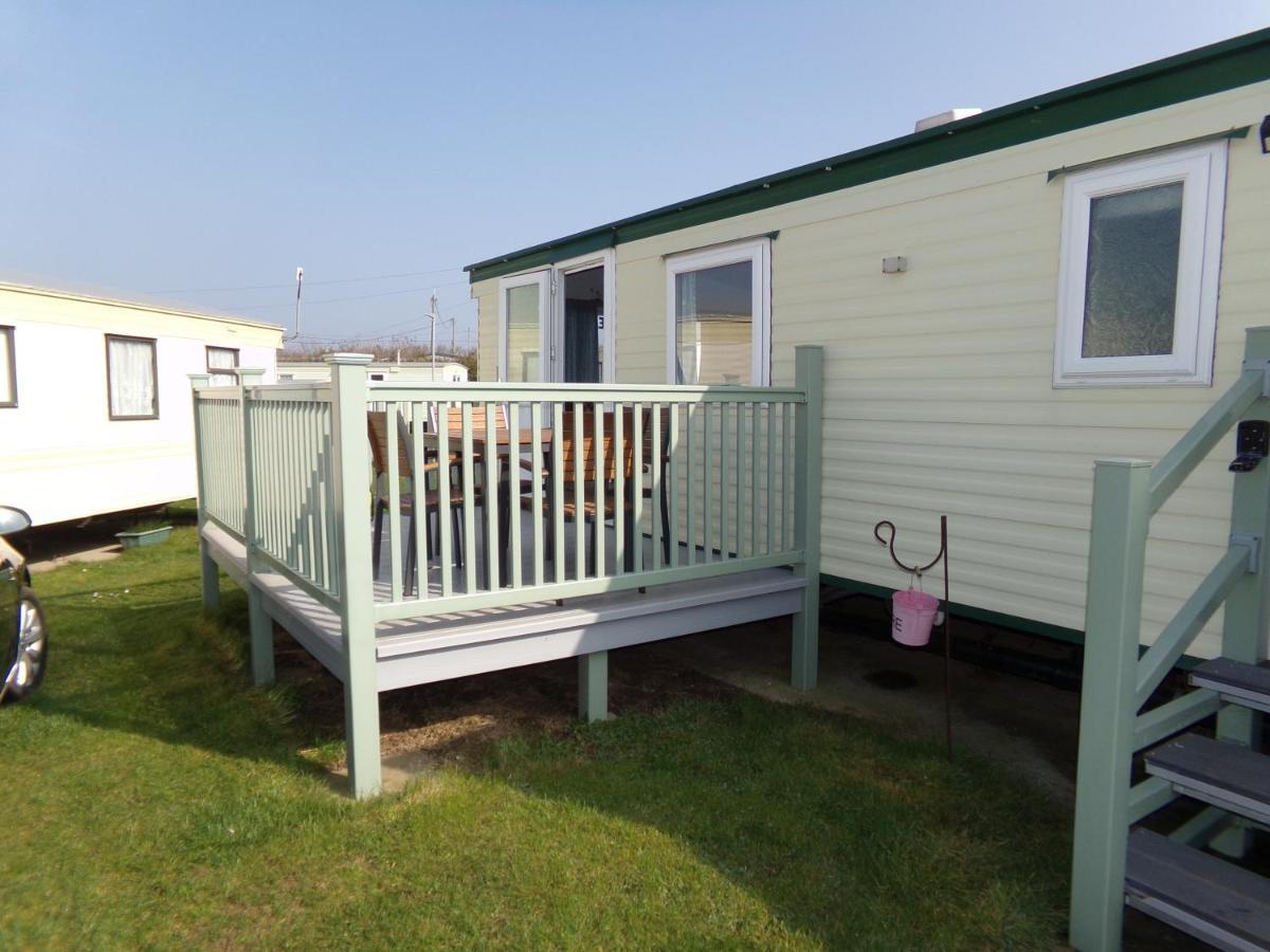 Happydaze Caravan Bacton  Екстериор снимка