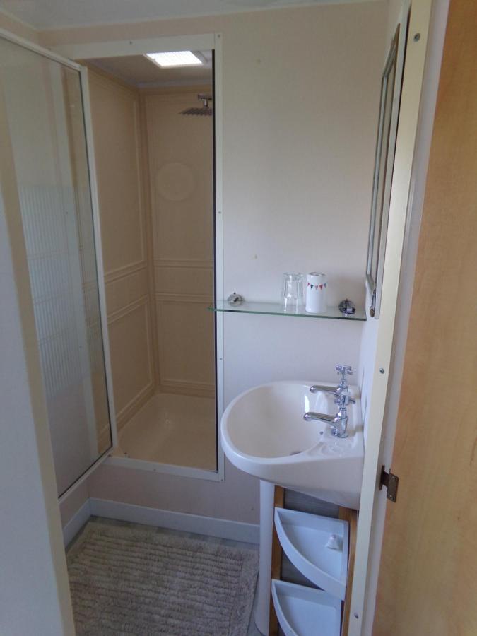 Happydaze Caravan Bacton  Екстериор снимка